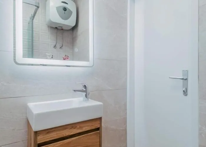 Sandra * Donji Okrug (Ciovo)