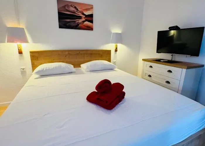 Sandra * Donji Okrug (Ciovo)