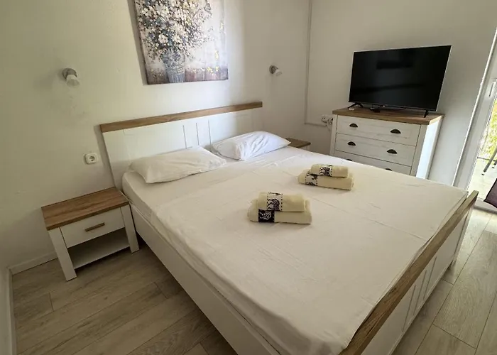 Sandra Donji Okrug (Ciovo)